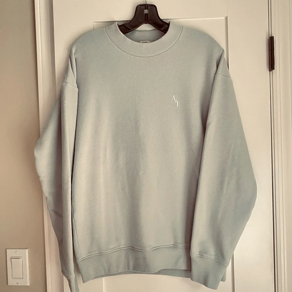 Abercrombie & Fitch Soft Fleece Sweatshirt in Light Bluish Gray Size M Classic